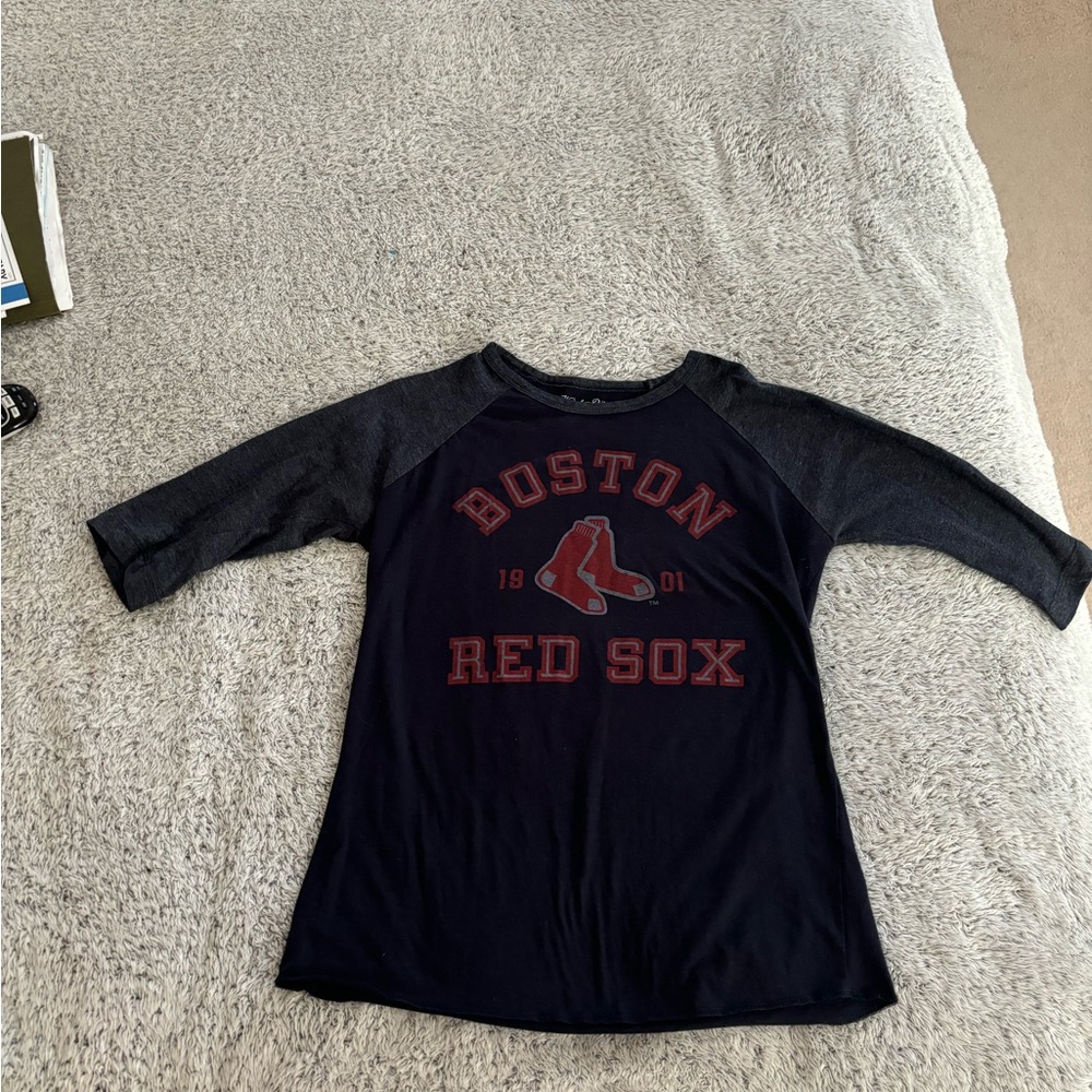 Boston Red Sox tee ladies/ juniors large
